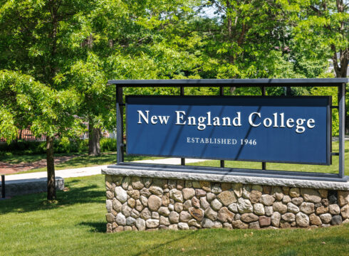 New England College in NH welcome sign