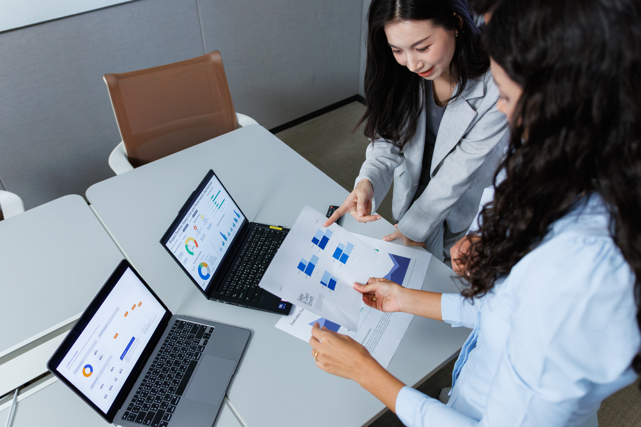 How to Become a Market Research Analyst